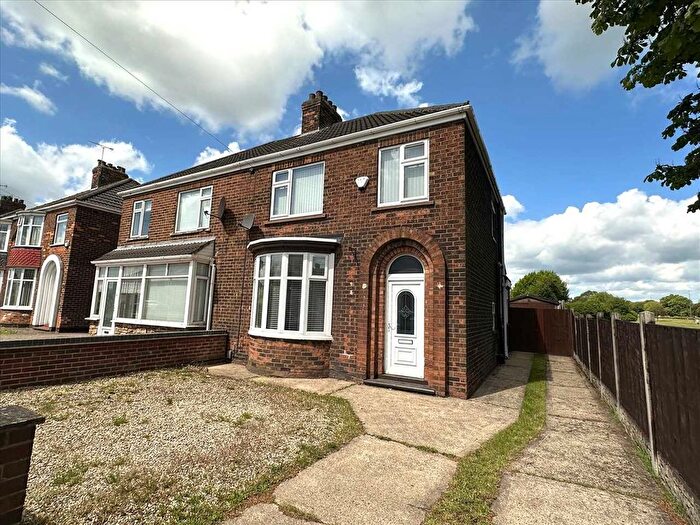 3 Bedroom Semi-Detached House To Rent In Stockshill Road, Scunthorpe, DN16