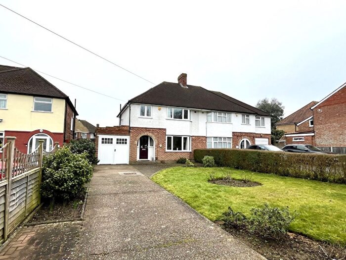 3 Bedroom Semi-Detached House For Sale In Fair Oak Lane, Chessington, Surrey., KT9
