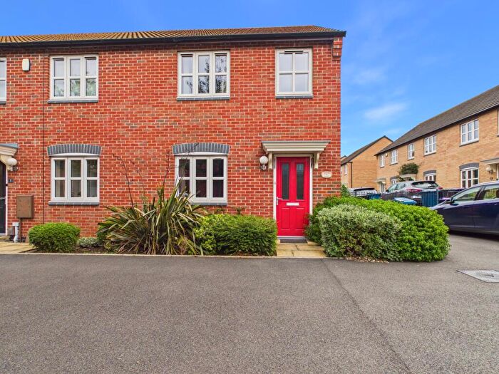 3 Bedroom Semi-Detached House To Rent In Autumn Close, West Bridgford, Nottingham, Nottinghamshire, NG2