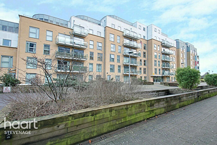 2 Bedroom Apartment For Sale In Woolners Way, Stevenage, SG1