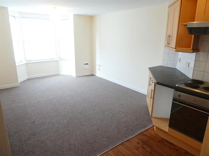 2 Bedroom Flat To Rent In Elm Grove, Southsea, Hants, PO5