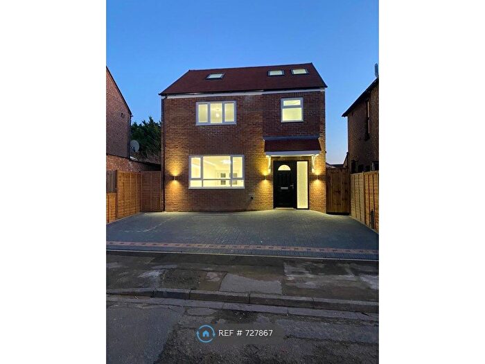 4 Bedroom Detached House To Rent In Blinco Road, Rushden, NN10