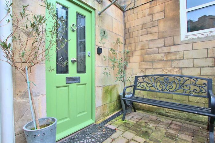 2 Bedroom House To Rent In Nicholl's Place, Bath, BA1