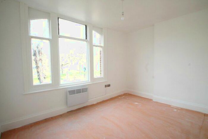 2 Bedroom Flat To Rent In Adelaide Avenue, London, SE4