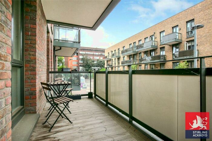 2 Bedroom Apartment To Rent In Maypole Court, Geoff Cade Way, London, E3