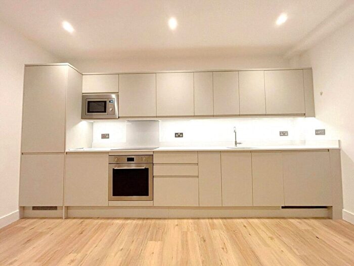 1 Bedroom Flat To Rent In Farnborough Road, Farnborough, Surrey, GU14