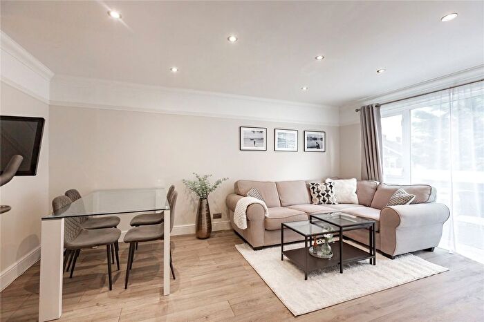 2 Bedroom Flat For Sale In Tintagel Court, Berkeley Drive, Hornchurch, RM11