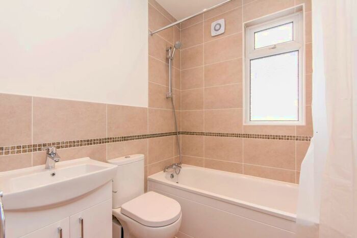 1 Bedroom Flat To Rent In Cricklewood Broadway, Cricklewood, London, NW2
