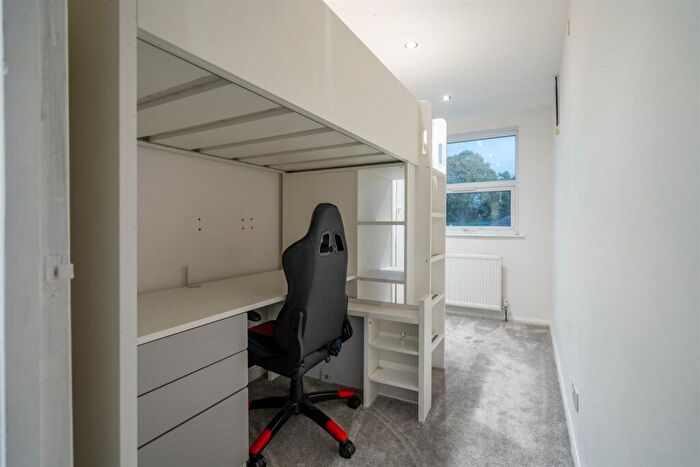 3 Bedroom Terraced House For Sale In Princess Road, Croydon, CR0