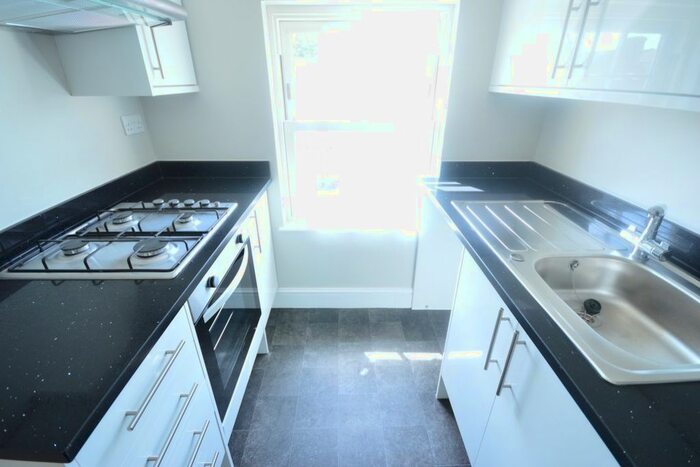 1 Bedroom Flat To Rent In Pier Road, Northfleet, Gravesend, Kent, DA11