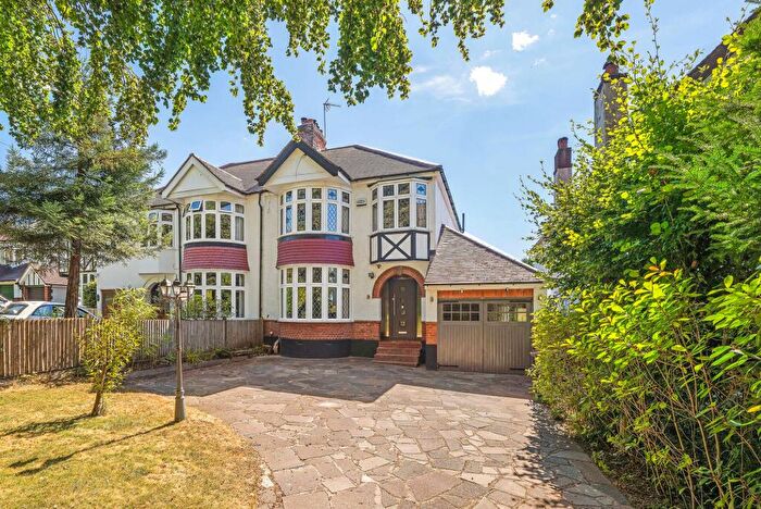 3 Bedroom Semi-Detached House For Sale In Goddington Lane, Orpington, BR6