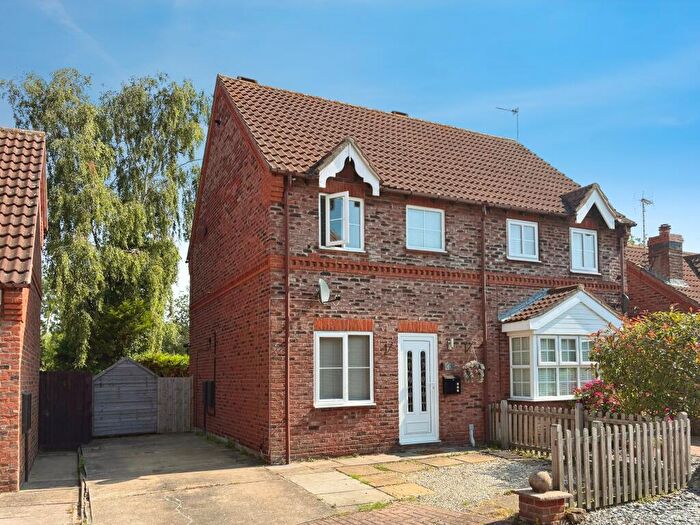 2 Bedroom Semi-Detached House For Sale In Stretton Close, Sturton By Stow, LN1