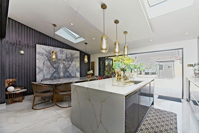 7 Bedroom Semi Detached House For Sale In Green Lane, London, London, SW16