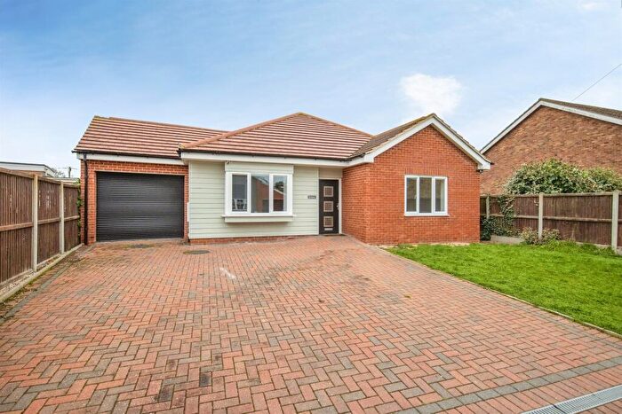 3 Bedroom Detached Bungalow For Sale In Woodlands Rise, Weeley, Clacton-On-Sea, CO16