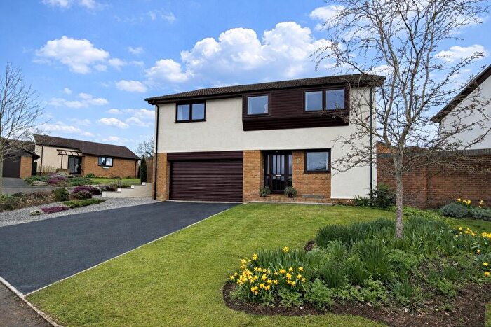 4 Bedroom Detached House For Sale In Harptree Close, Nailsea, North Somerset, BS48