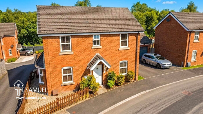 3 Bedroom Detached House For Sale In Tan Y Bryn Gardens, Llwydcoed, Aberdare, Rhondda Cynon Taf, CF44