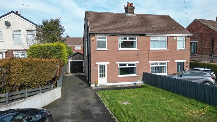 3 Bedroom Semi Detached House For Sale In Derrymore Avenue, Newtownabbey, BT36