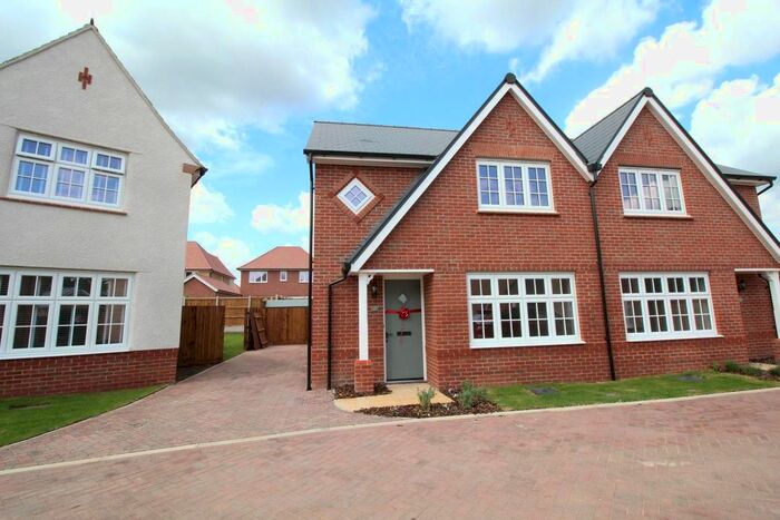 3 Bedroom Semi-Detached House To Rent In Pittman Drive, Langdon Hills, SS16