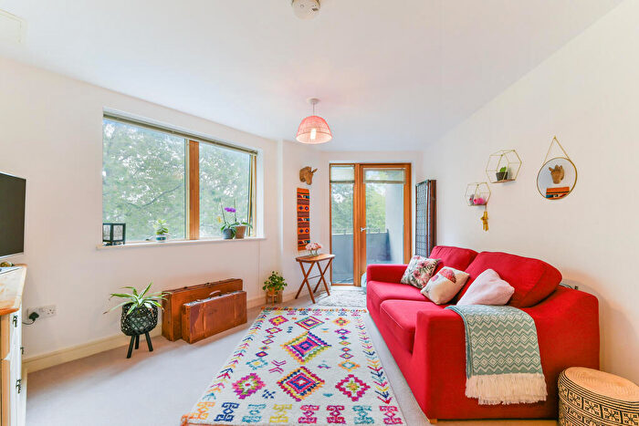 1 Bedroom Flat To Rent In Time House, SW11