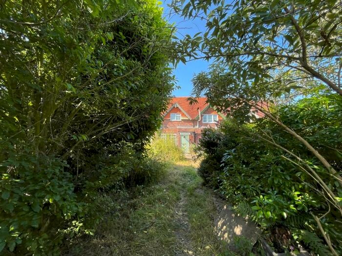 1 Bedroom Cottage For Sale In Beedon, Newbury, RG20