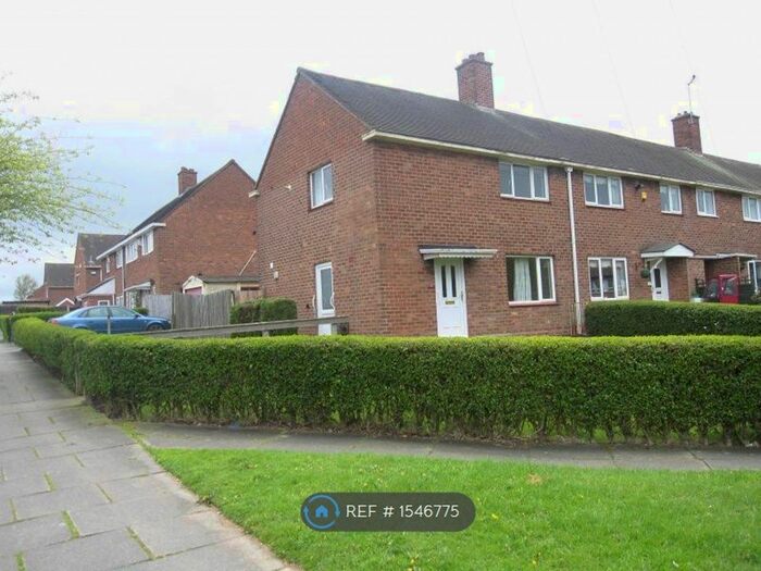 3 Bedroom End Of Terrace House To Rent In Scotland Lane, Birmingham, B32
