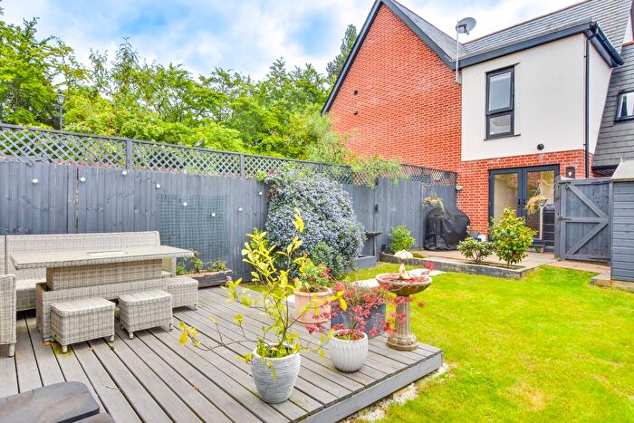 2 Bedroom Maisonette To Rent In Lees Close, Thaxted, CM6