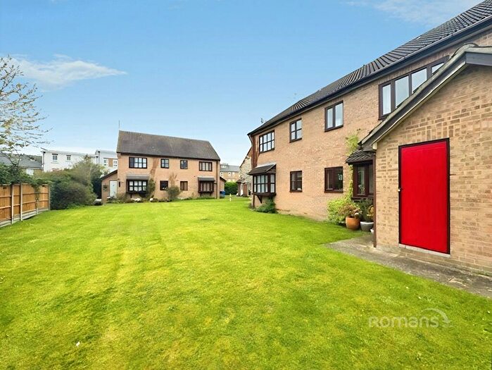 1 Bedroom Flat To Rent In Simpson Close, Maidenhead, Berkshire, SL6