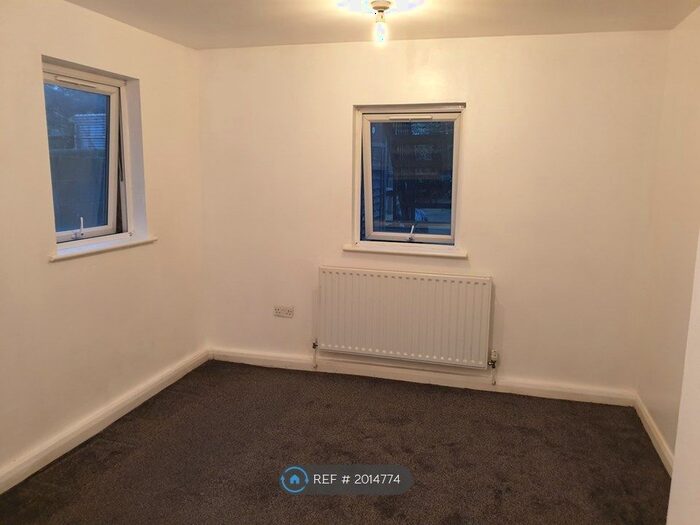 2 Bedroom Flat To Rent In Wood Vale, Honor Oak Park, SE23