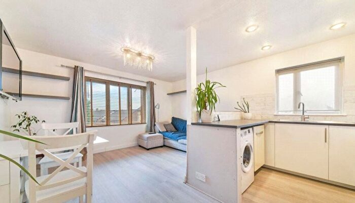 1 Bedroom Flat To Rent In Redgrave Close, Croydon, CR0