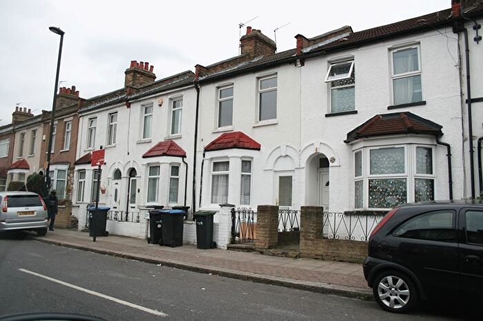 4 Bedroom Terraced House To Rent In Dysons Road, London, N18