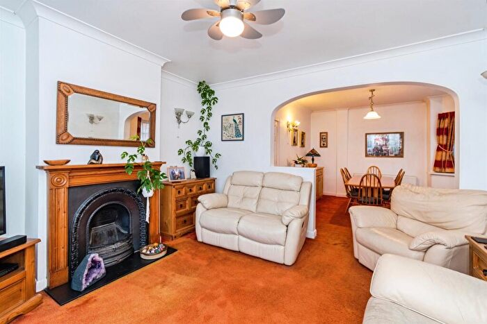 4 Bedroom Detached House For Sale In Burgess Road, Southampton, SO16