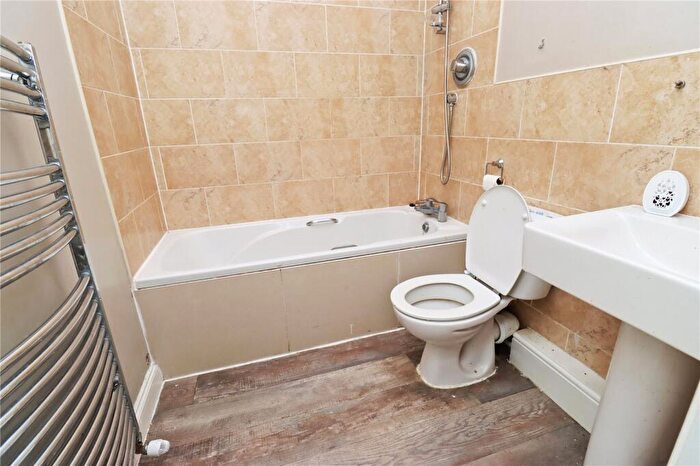2 Bedroom Flat For Sale In Dukesfield, Shiremoor, Newcastle Upon Tyne, Tyne And Wear, NE27