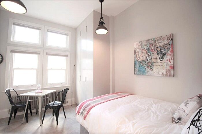 Studio To Rent In Weston Park, Crouch End, London, N8
