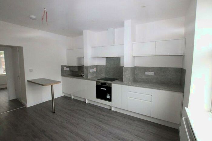 Flat To Rent In Queens Road, Reading, RG1