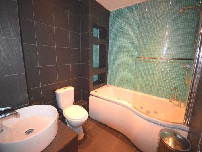 1 Bedroom Flat To Rent In Flat Sandra Court Cecil Avenue, Strood, Rochester, Kent, ME2