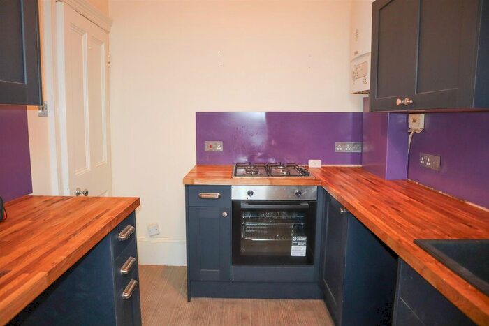 2 Bedroom Flat To Rent In Kings Road, Clevedon, BS21