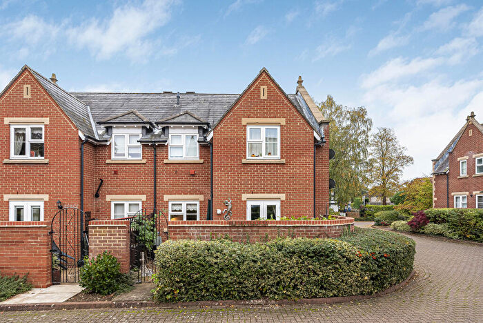 1 Bedroom Flat For Sale In St. Marys Court, Welwyn, Hertfordshire, AL6