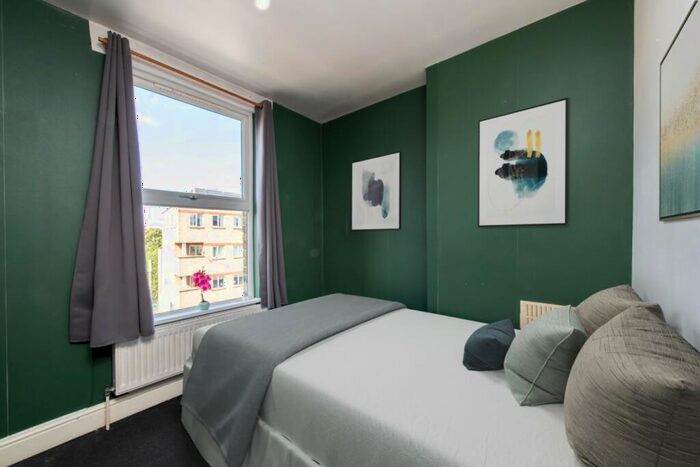 1 Bedroom House To Rent In Lavender Hill, London, SW11