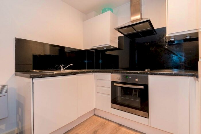 1 Bedroom Apartment To Rent In The Chandlers, Leeds City Centre, LS2