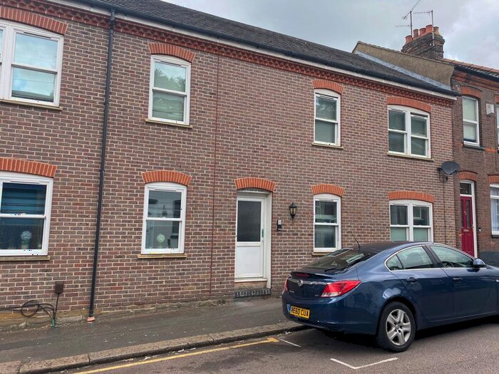1 Bedroom Flat To Rent In Hitchin Road, Luton, LU2
