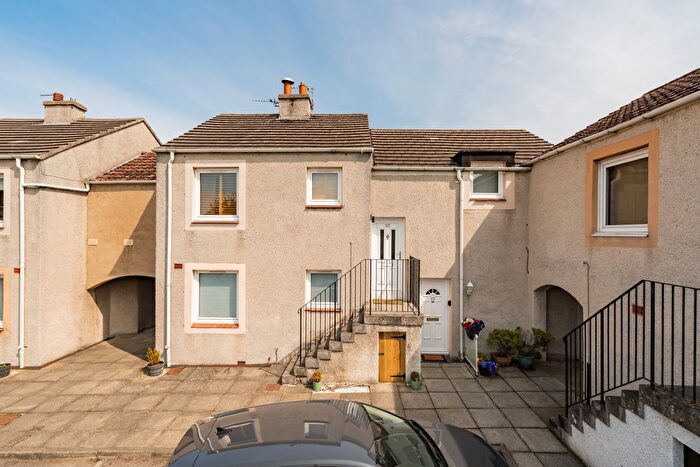 2 Bedroom Flat For Sale In Bonaly Rise, Edinburgh, EH13