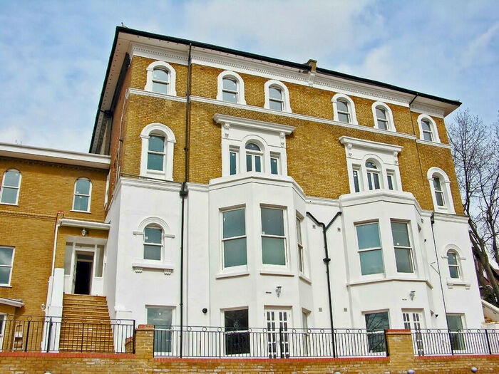 1 Bedroom Flat To Rent In Overhill Road, SE22