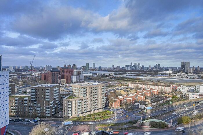 1 Bedroom Flat For Sale In Avalon Point, Docklands, London, E14