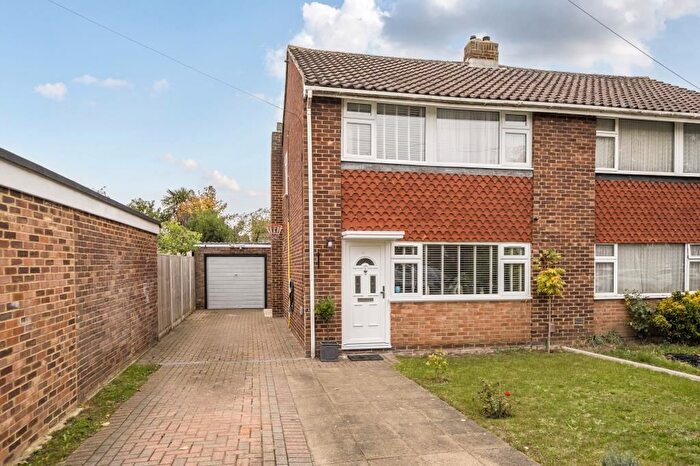 3 Bedroom Semi-detached House For Sale In Ravendale Road, Lower Sunbury, TW16