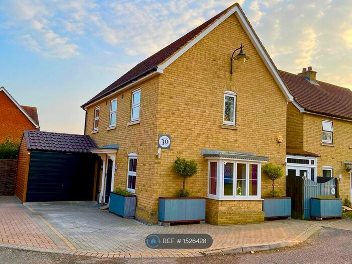 4 Bedroom Detached House To Rent In Harrington Mead, Chelmsford, CM2