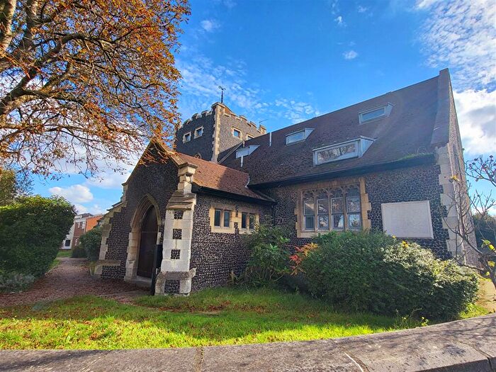 2 Bedroom Flat To Rent In Galley Hill Road, Swanscombe, DA10