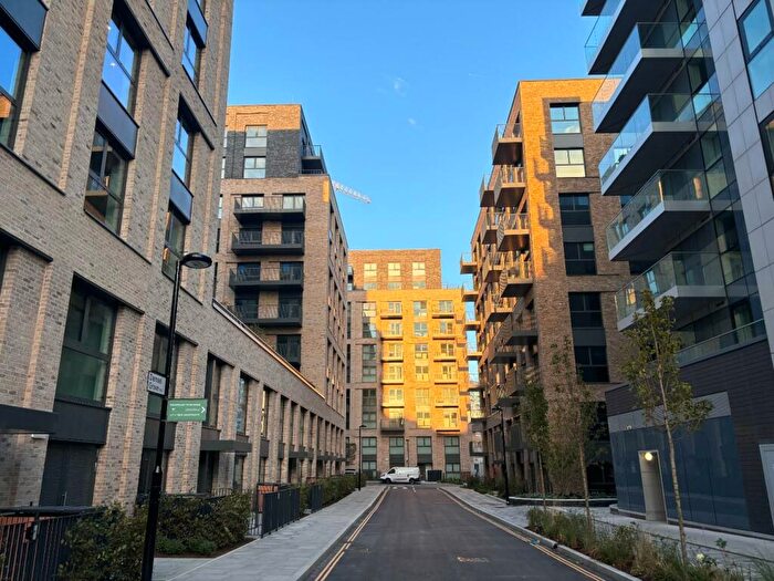 2 Bedroom Flat To Rent In Darter House, Anax Street, London, N4
