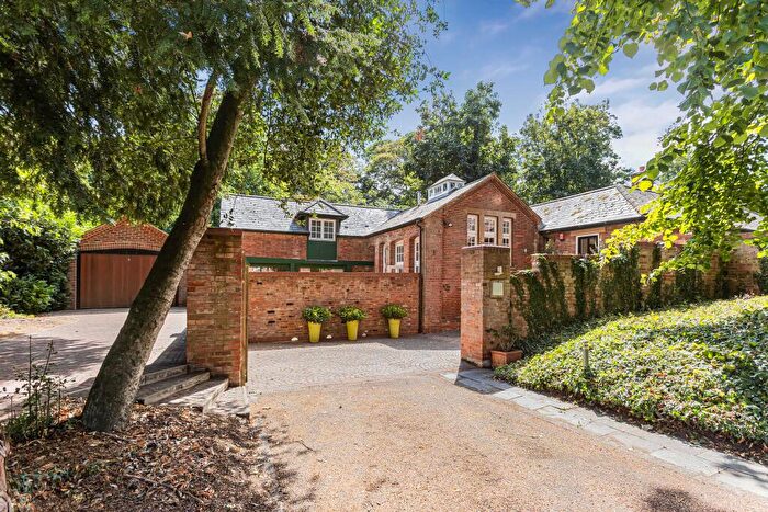 5 Bedroom Detached House For Sale In Trevelyan Place, St Stephens Hill, St Albans, AL1