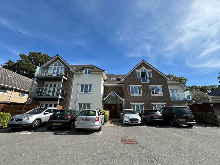 2 Bedroom Flat To Rent In Wimborne Road, Bournemouth, BH2