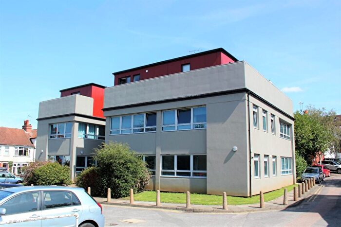 2 Bedroom Apartment To Rent In Lawster House, South Street, RH4